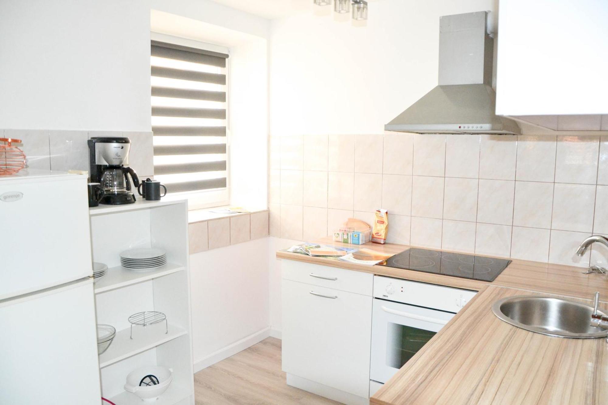 Villa Hillside Apartment Jesenice Bagian luar foto