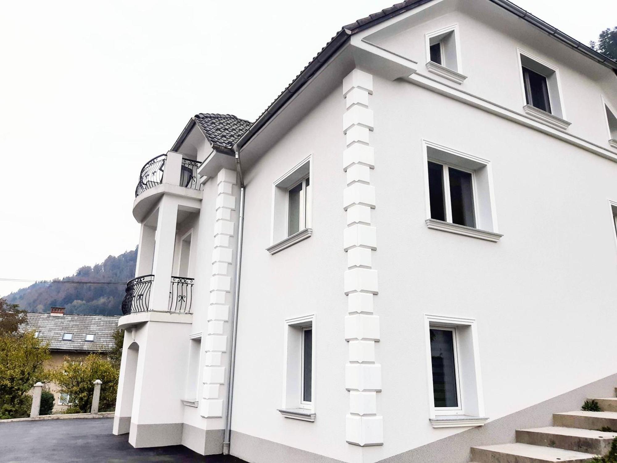 Villa Hillside Apartment Jesenice Bagian luar foto