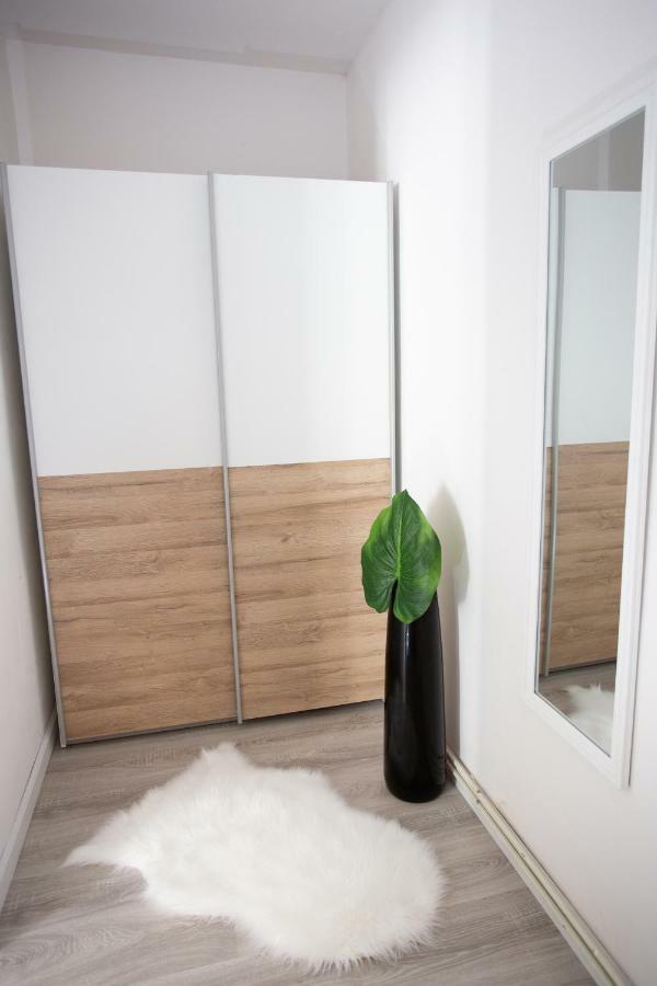 Villa Hillside Apartment Jesenice Bagian luar foto