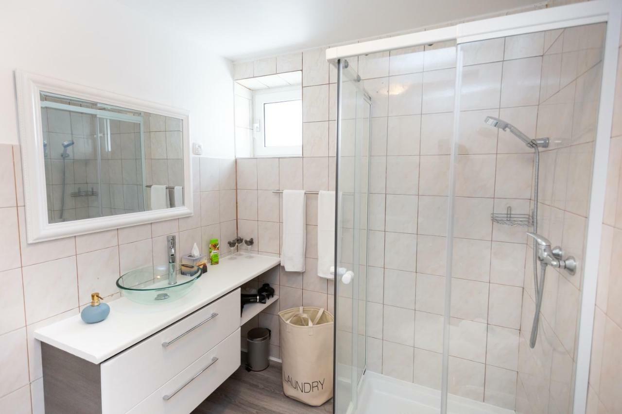 Villa Hillside Apartment Jesenice Bagian luar foto